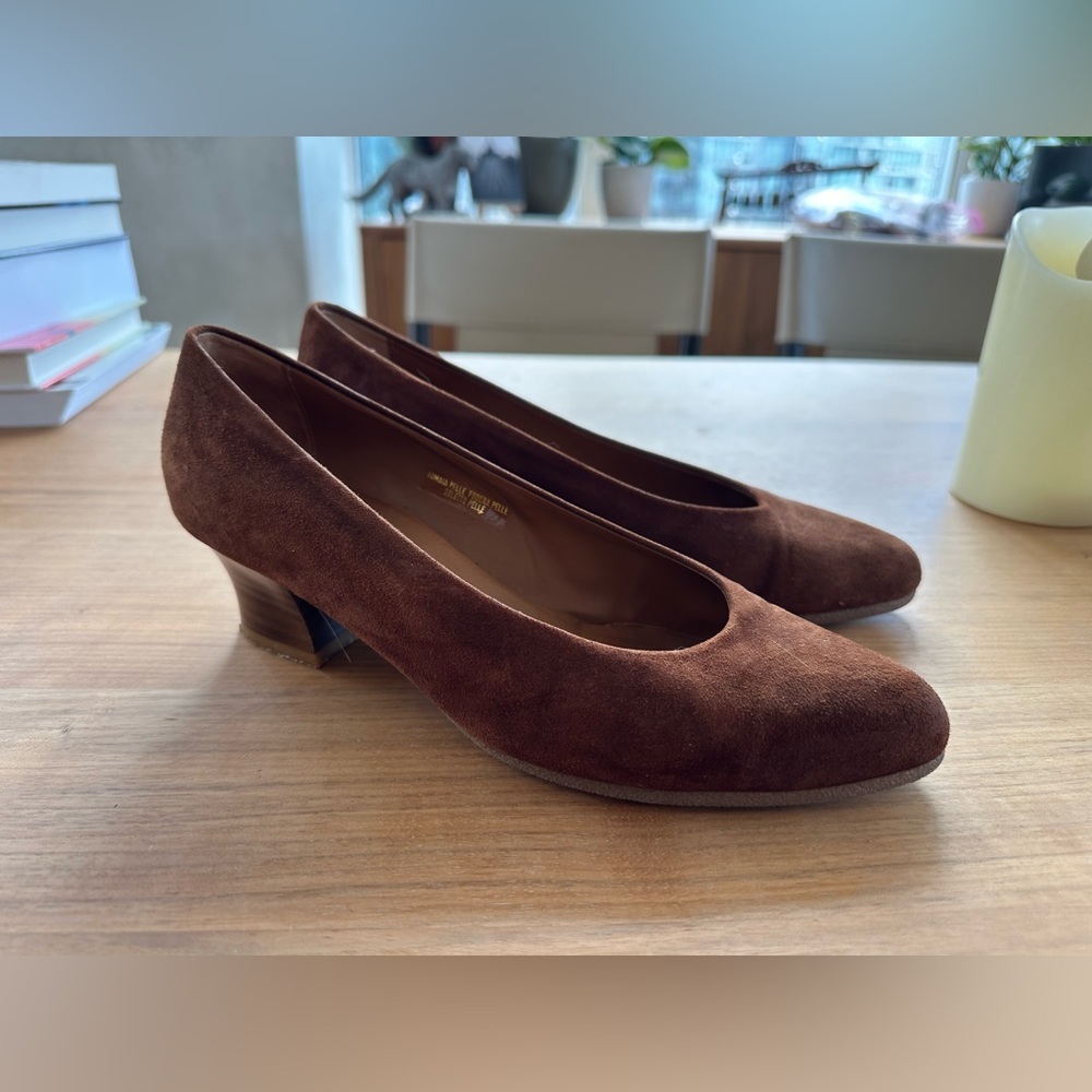 Vintage Cognac Suede Heels Almond Toe stacked wood heel 9 Italian leather